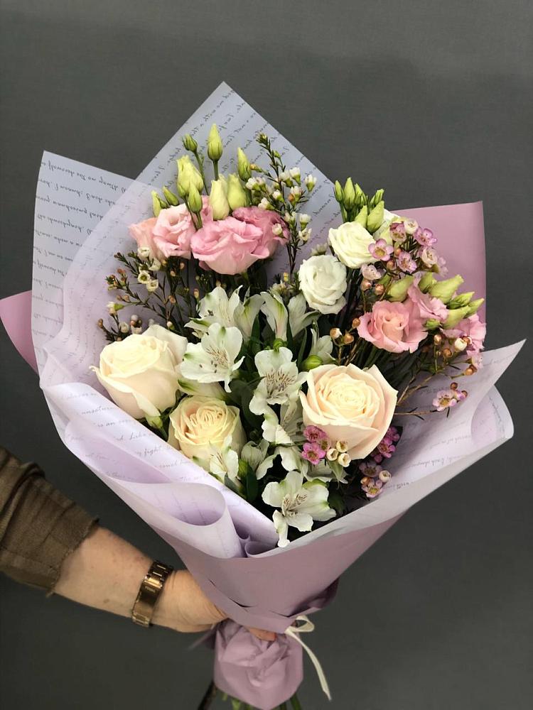 Букет цветов из: Альстромерии, Розы и Лизиантусы в Афанасьево