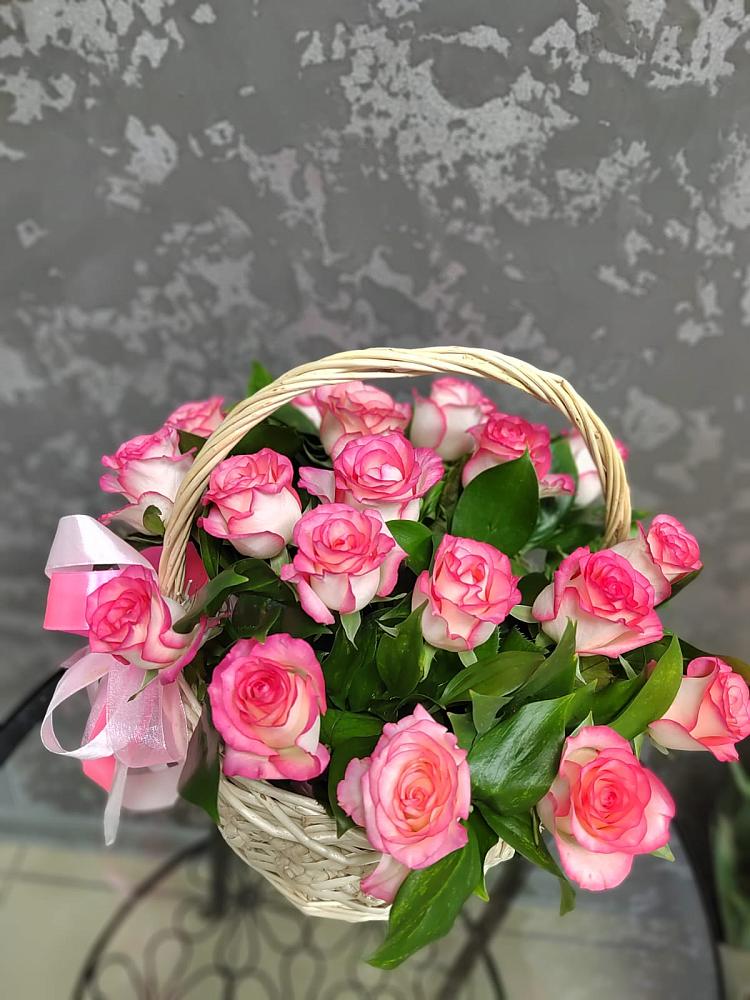 Цветочная композиция из Розы в корзине в Афанасьево