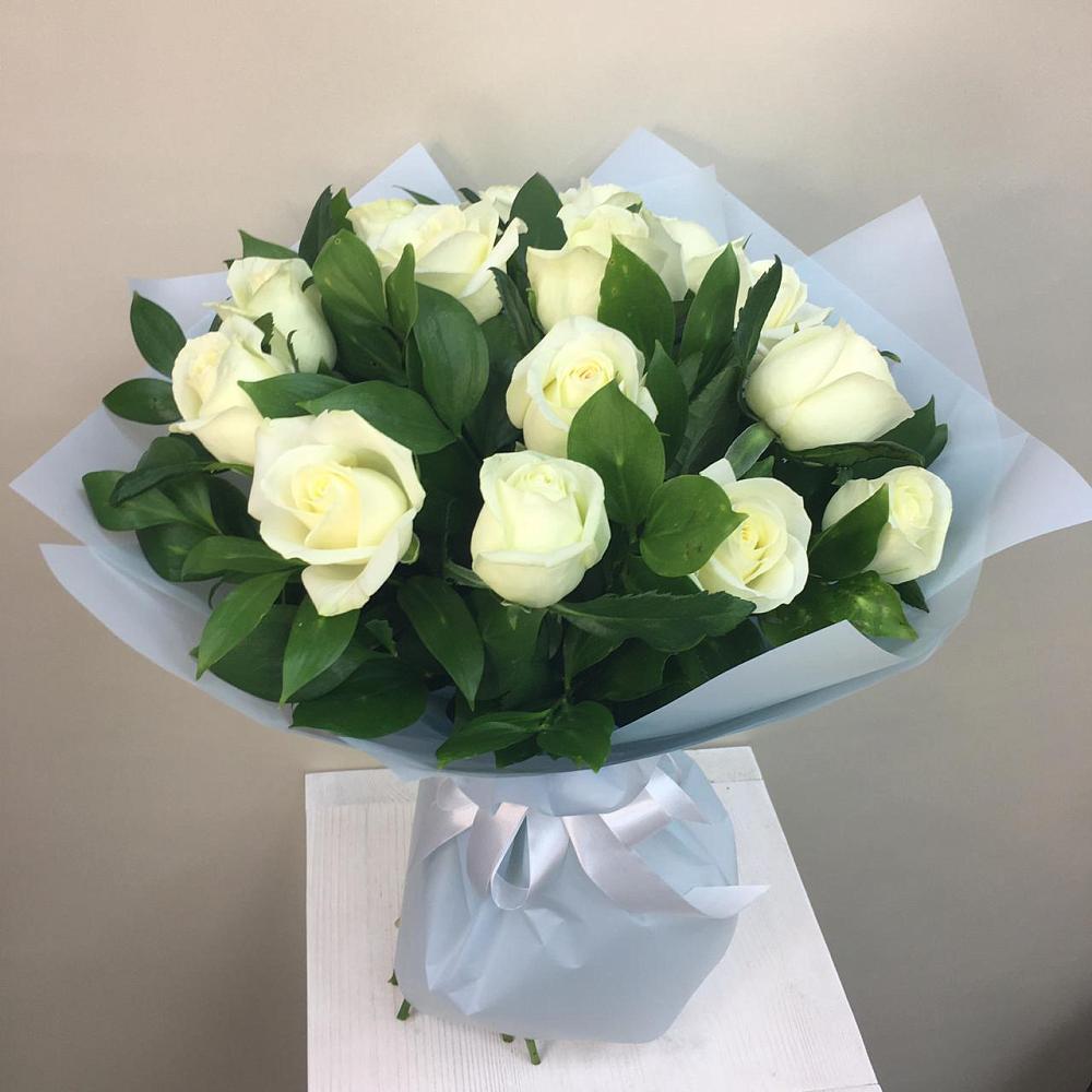 Букет 15 Белых роз Проуд в Афанасьево