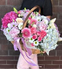 Цветочная композиция из Розы, Хризантемы, Пионы и Лизиантусы в корзине #REPLACE_PRED# Афанасьево