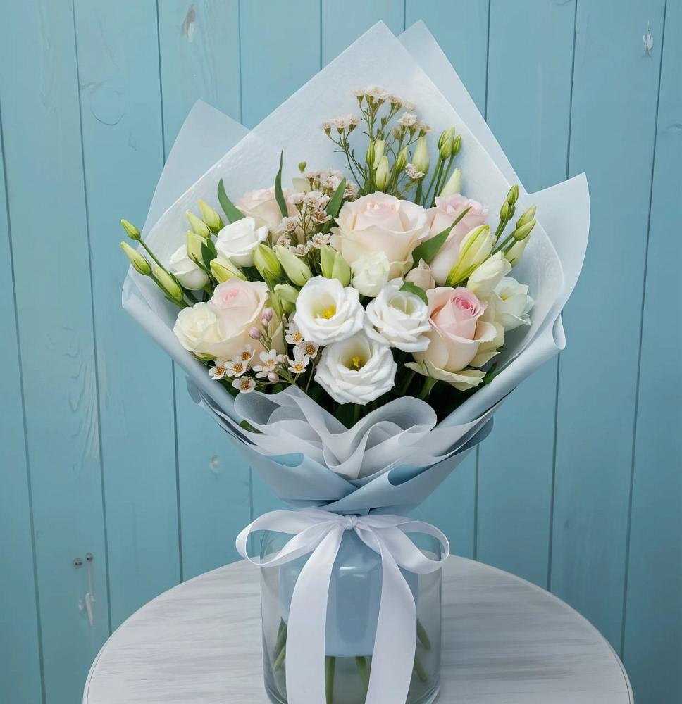 Букет цветов из: Розы и Лизиантусы в Афанасьево