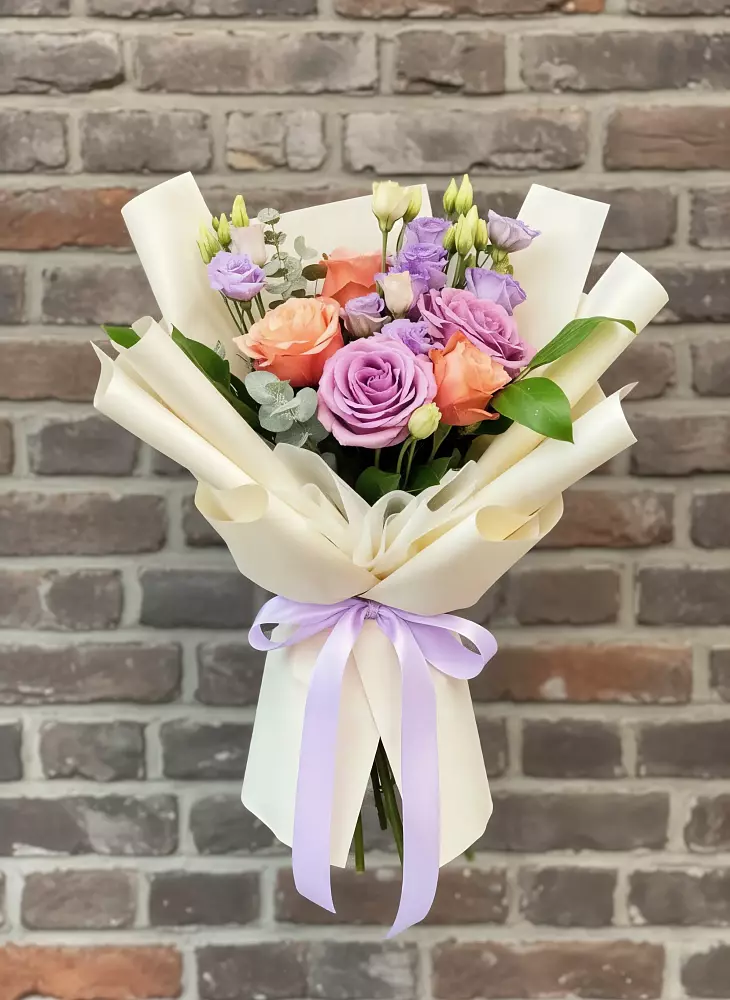 Букет цветов из: Лизиантусы и Розы в Афанасьево