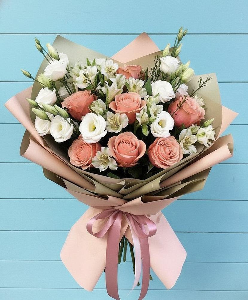 Букет цветов из: Розы, Альстромерии и Лизиантусы в Афанасьево