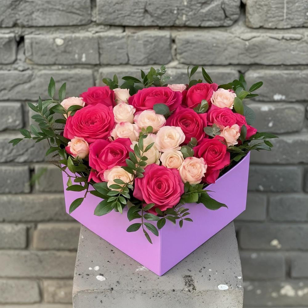 Цветочная композиция из Розы в коробке в Афанасьево