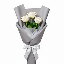 Букет 3 белые розы в Афанасьево