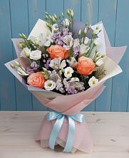 Букет цветов из:  Лизиантусы, Розы, Альстромерии и Гипсофила в Афанасьево