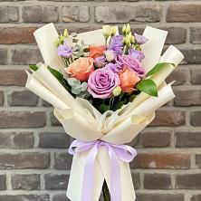 Букет цветов из:  Лизиантусы и Розы в Афанасьево