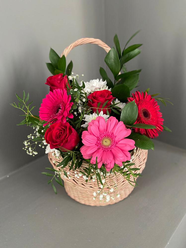 Цветочная композиция из Розы, Хризантемы и Герберы в корзине в Афанасьево